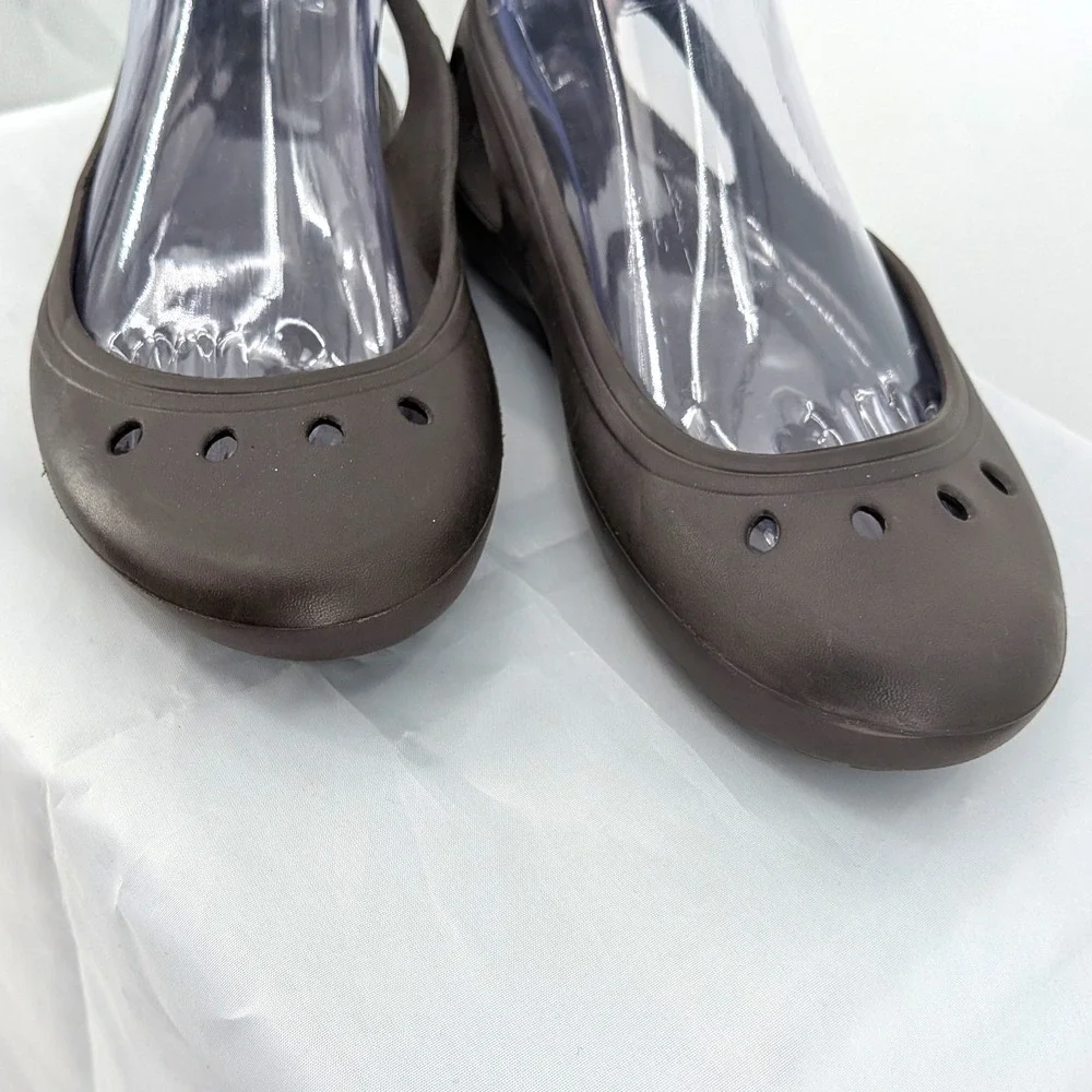 Crocs Slip On Flats Brown Comfort Lightweight Rubber Casual Shoes W8‎